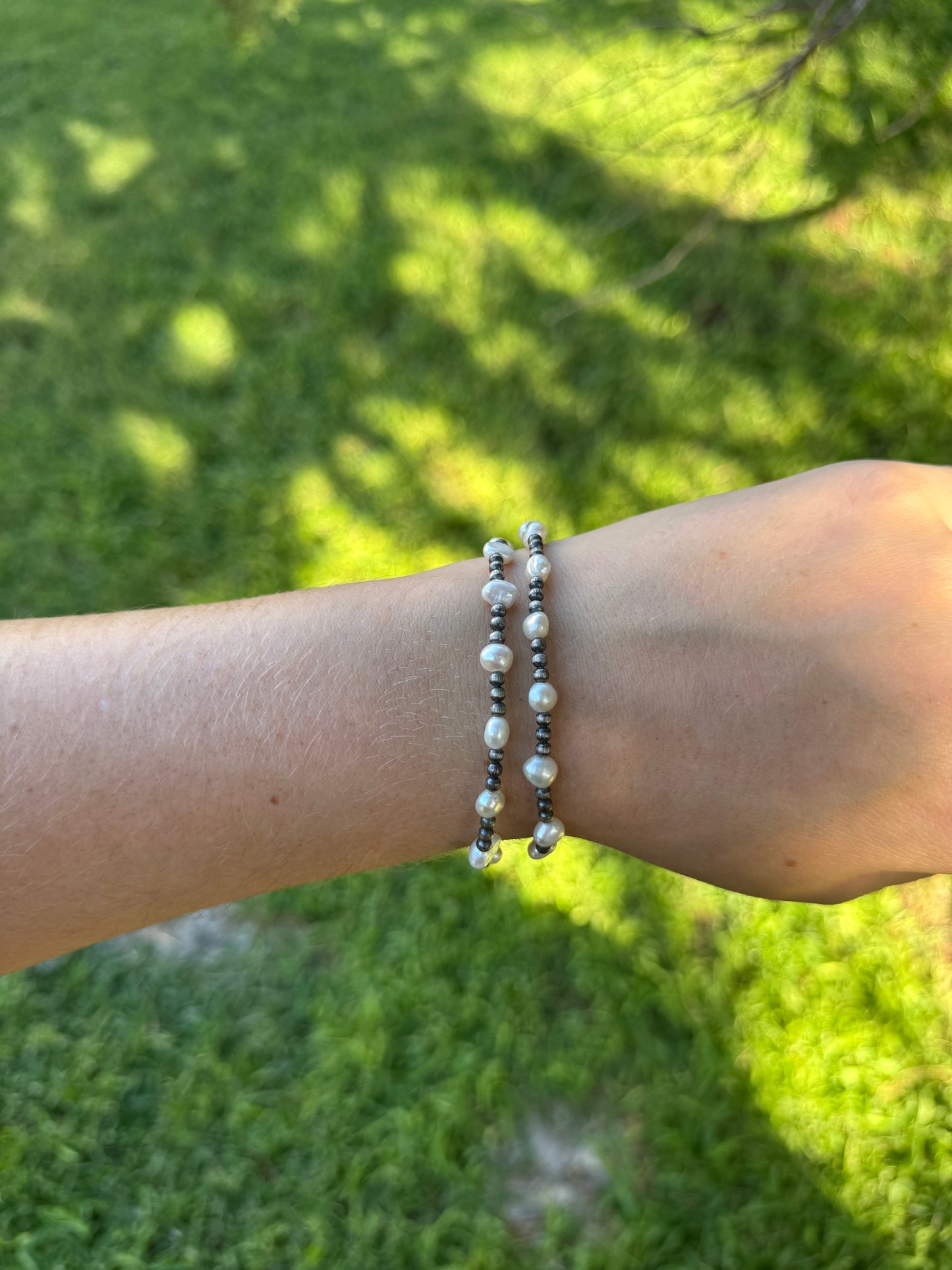 Navajo Pearl & White Pearl Stretchy Bracelet