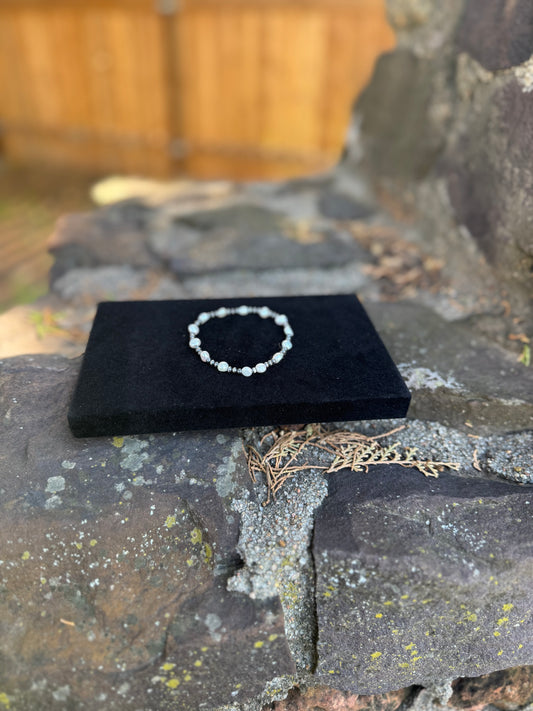 Navajo Pearl & White Pearl Stretchy Bracelet